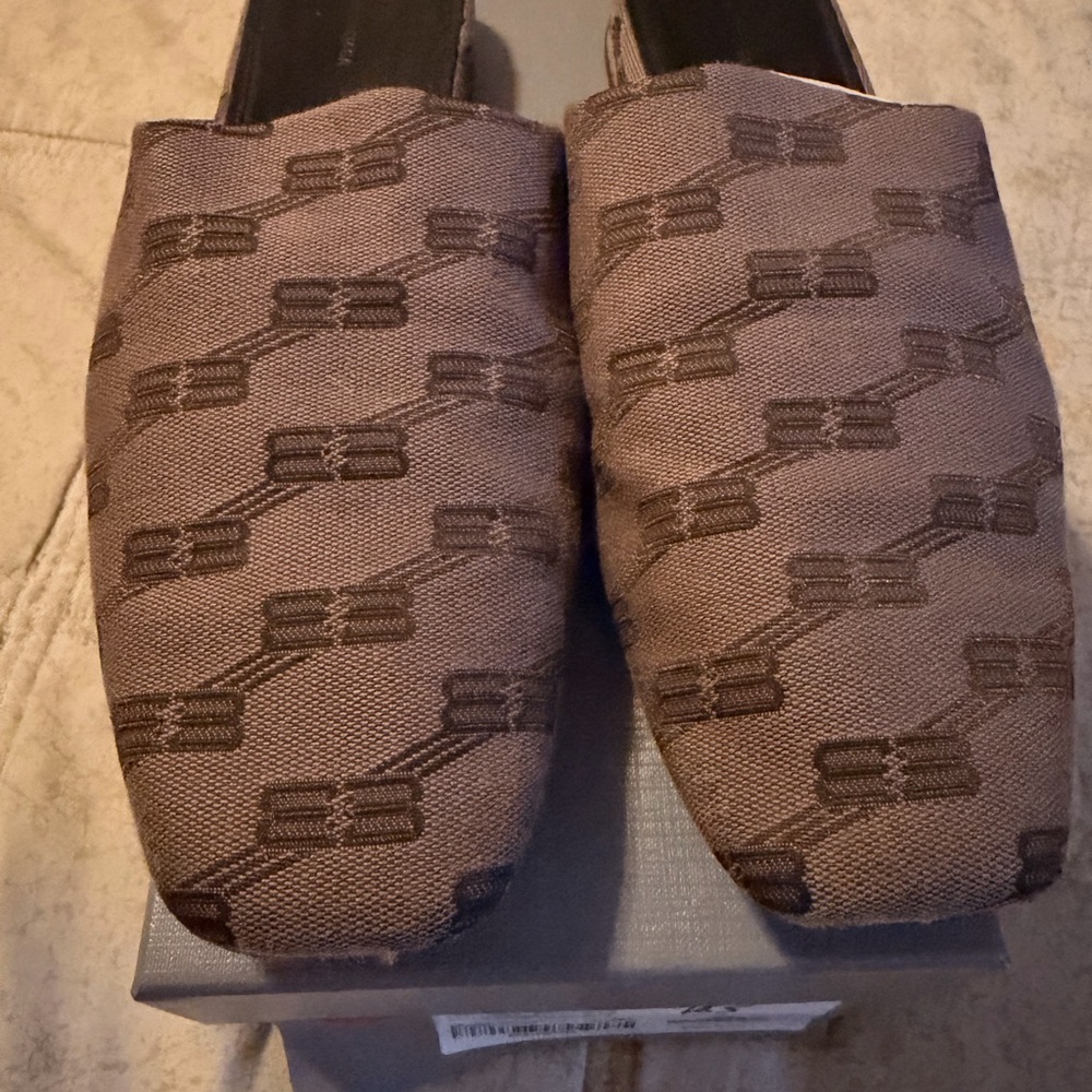 Balenciaga Brown Patterned Loafers - Picture 5 of 9
